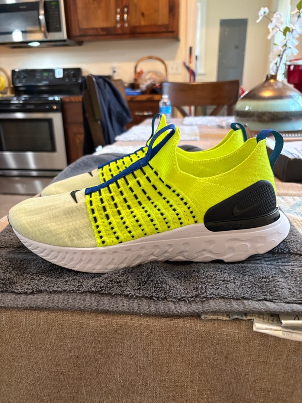 Nike Phantom React Flyknit Volt Blue Running Sneakers (Size 10.5) - Picture 2 of 5